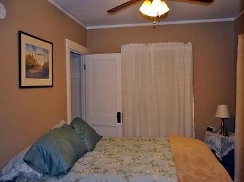 Lazy T Ranch Guest House Manhattan Exterior foto